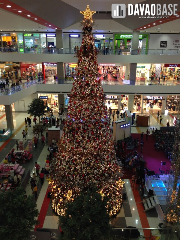 SM Lanang Christmas Tree